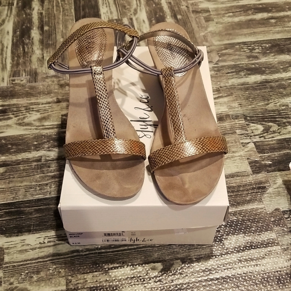 Heeled sandals